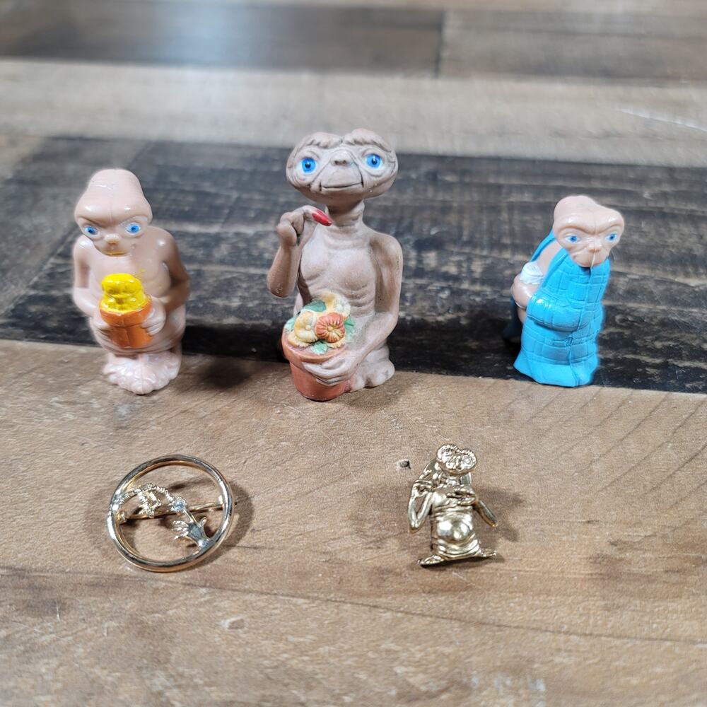 Vintage ET Lot: Avon Broach, Pin, Ceramic Figure
